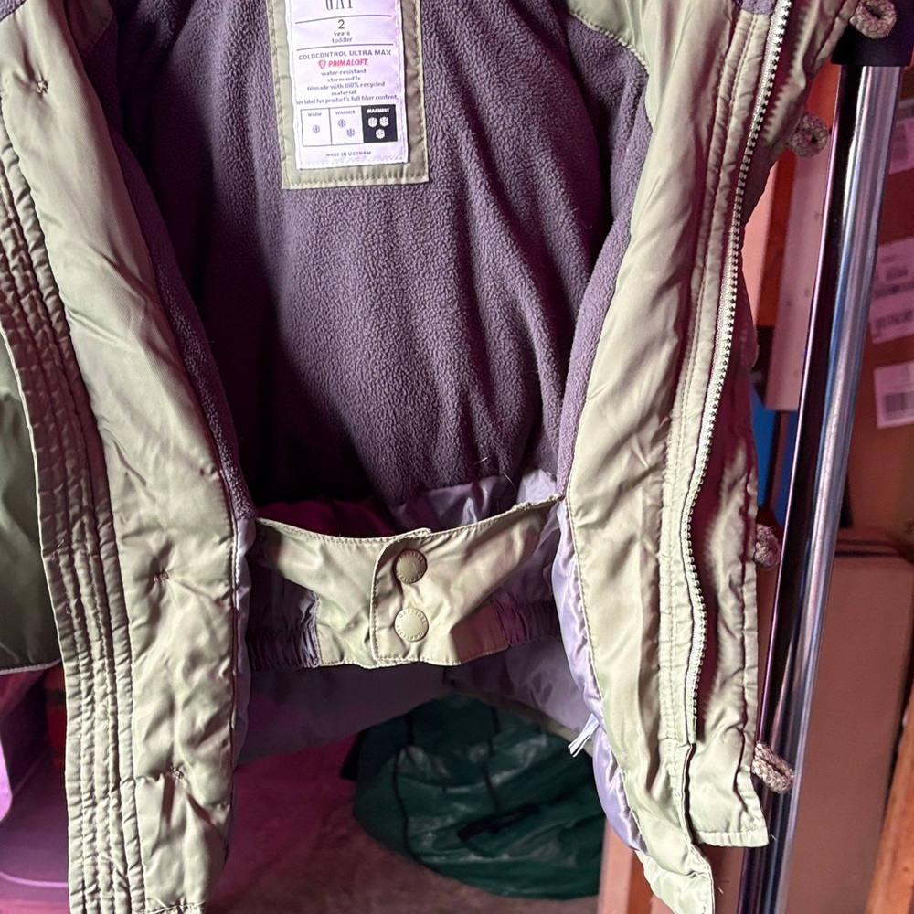 GAP Kids Puffer Jacket in Olive Green - Picture 5 of 11